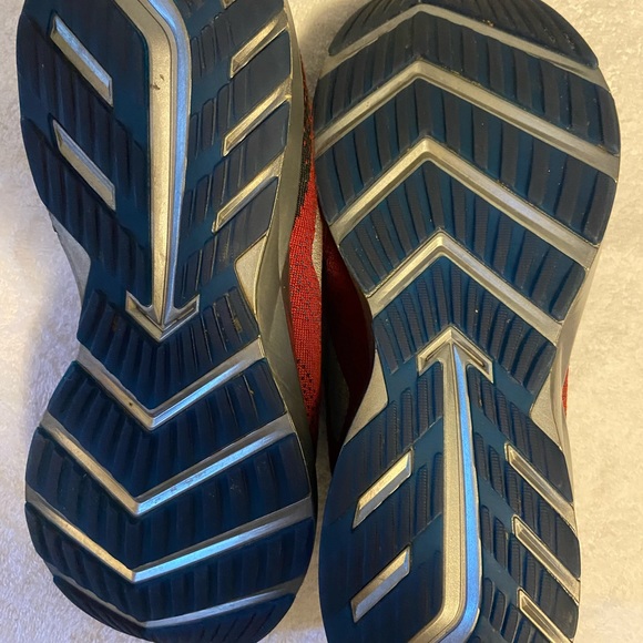 MENS size 12.5 Brooks Men's Levitate 2 Chili/Navy/Black 12.5 D US - Picture 3 of 9